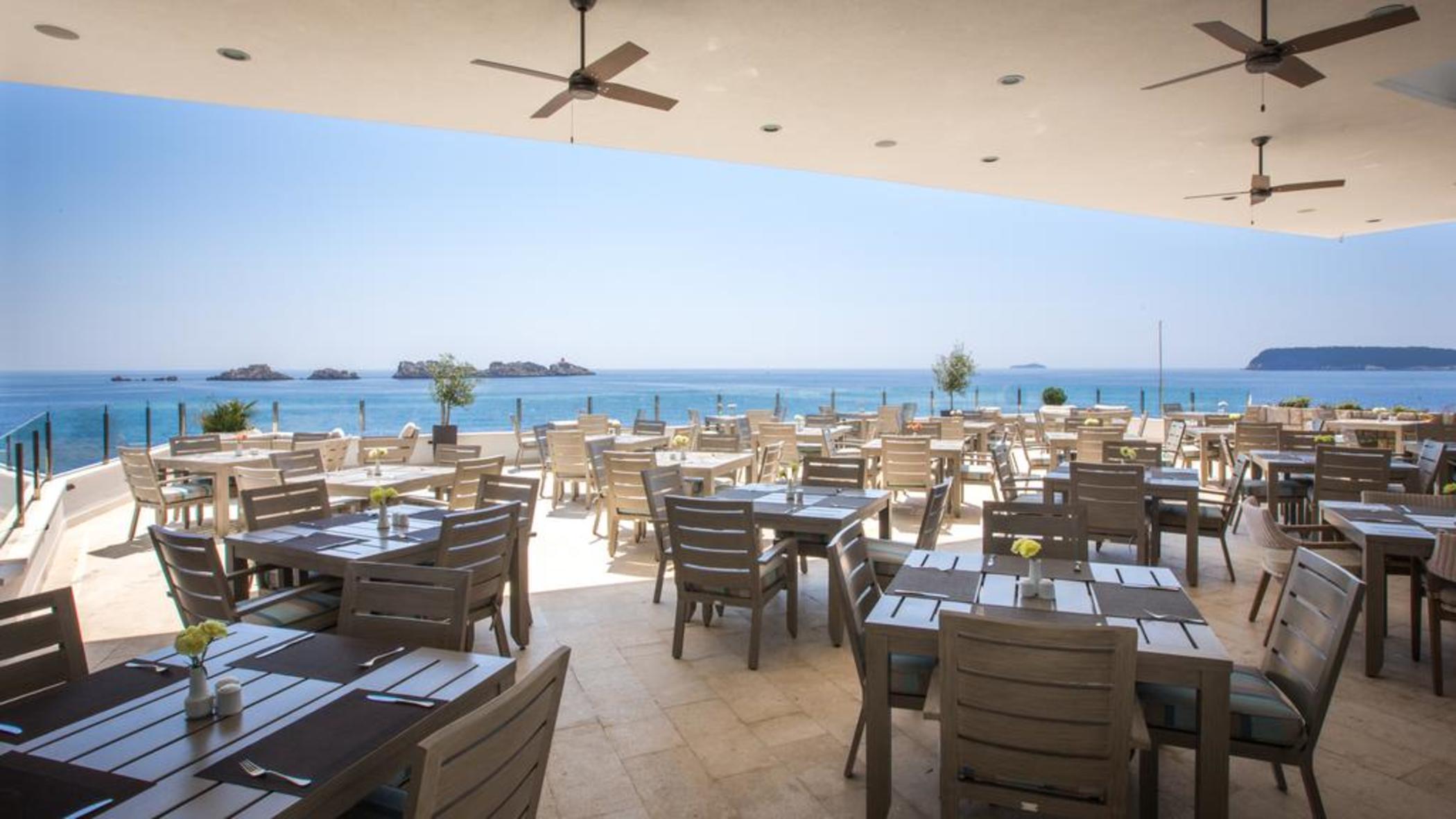 Royal Ariston Hotel Dubrovnik Ngoại thất bức ảnh The restaurant at the hotel
