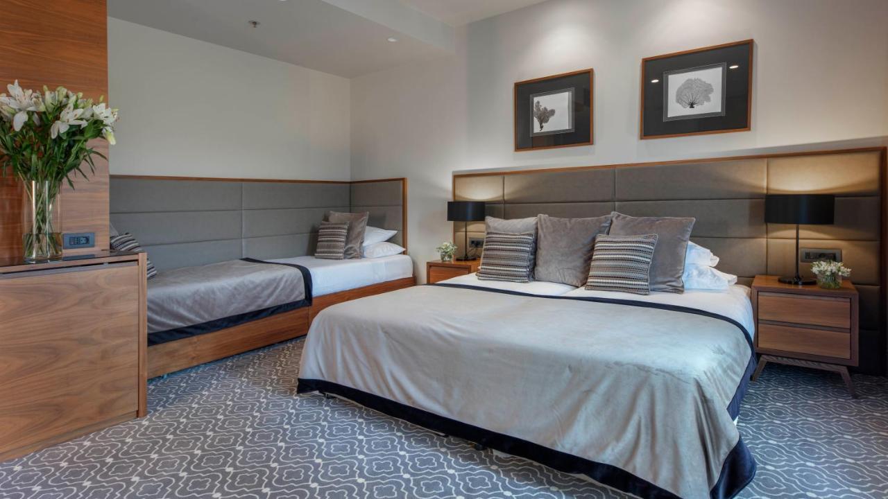 Royal Ariston Hotel Dubrovnik Ngoại thất bức ảnh A room at the hotel
